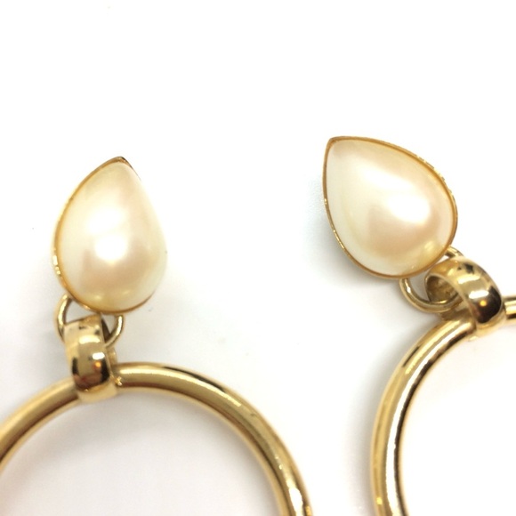 VINTAGE 80S 90S GOLD TONE STATEMENT DROP HOOP EARRINGS FAUX PEARL EARRINGS - Picture 8 of 13